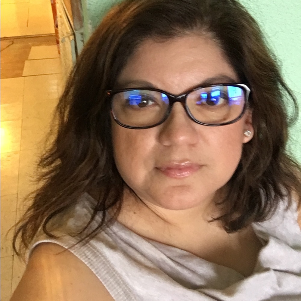 Meet your Posher, Roxanne